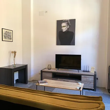 Elegant In 60 M² With Balcony And View * Cagliari