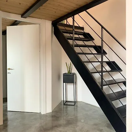 Elegant In Cagliari, 60 M² With Balcony And View 칼리아리