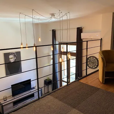 公寓 Elegant In 60 M² With Balcony And View 卡利亚里