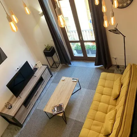 Elegant In 60 M² With Balcony And View 卡利亚里