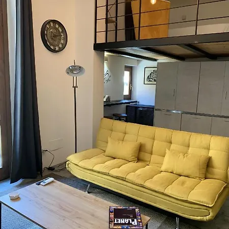 Elegant In Cagliari, 60 M² With Balcony And View 아파트 *