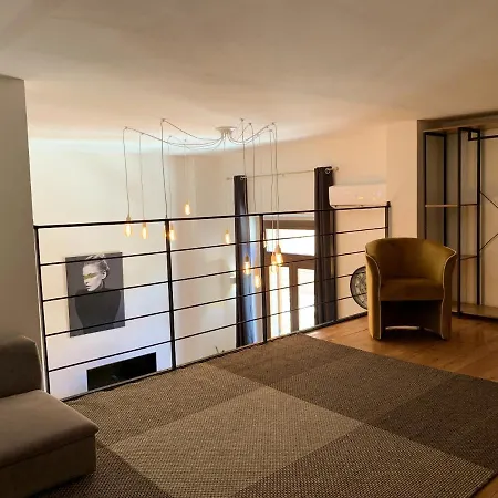 Elegant In Cagliari, 60 M² With Balcony And View *