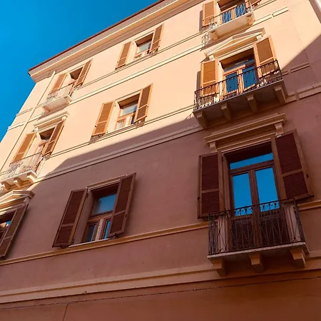 Elegant In Cagliari, 60 M² With Balcony And View Apartment