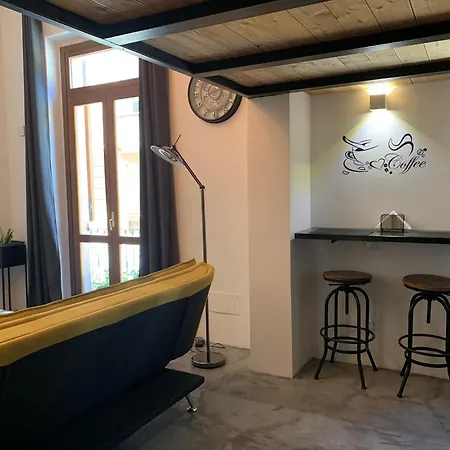 Elegant In Cagliari, 60 M² With Balcony And View 아파트 *