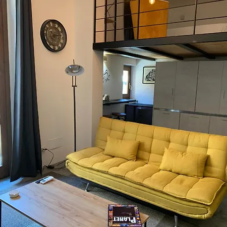 Elegant In Cagliari, 60 M² With Balcony And View Lägenhet