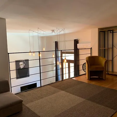 Elegant In Cagliari, 60 M² With Balcony And View *