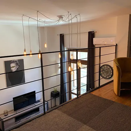 Elegant In Cagliari, 60 M² With Balcony And View Apartment *