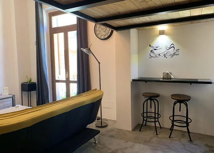 Elegant In Cagliari, 60 M² With Balcony And View *